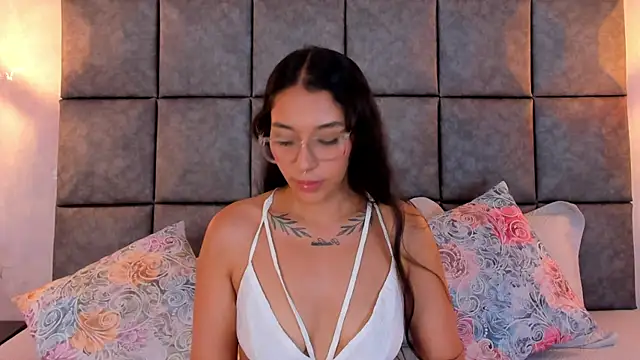 Roseaurora's Live XXX Chat