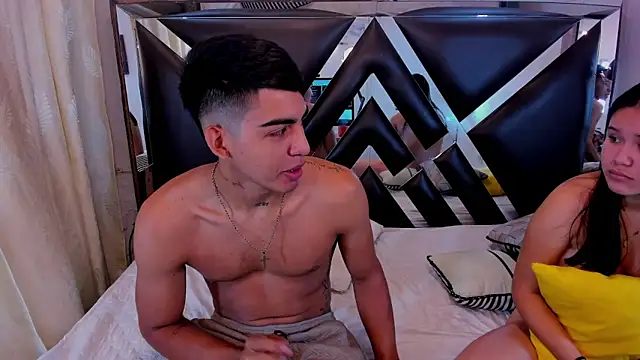 Show de Milo_and_Mily na webcam