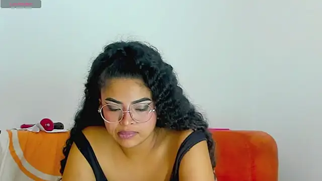 Chatroom XXX en direct de moana_taylor