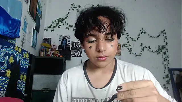 Tiff_-Styles Adlı Modelin Canlı XXX Sohbeti