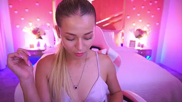 Chat XXX en directo de DoveLovee