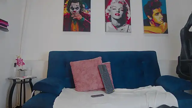 XXX chat uživo modela Rowan_Cley
