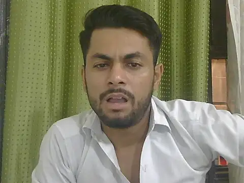 Stubborndesiboy 现  场XXX聊天