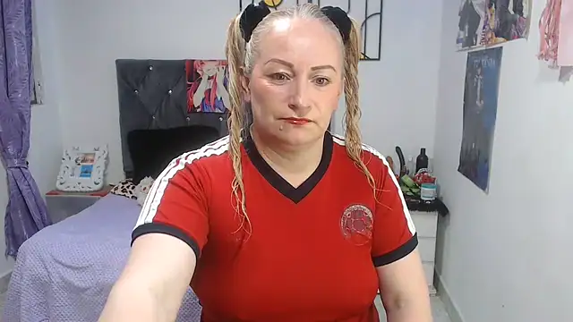 Živý XXX chat emperabigbootybigass