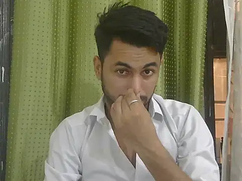 Stubborndesiboy Live XXX-Chat