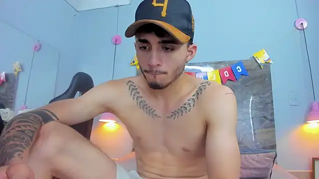 James-06 Live XXX Chat