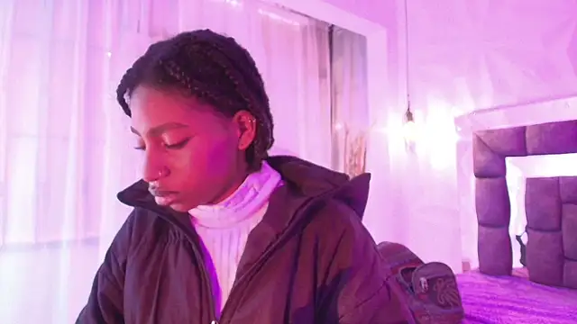 Queen_perla_'s Live XXX Chat