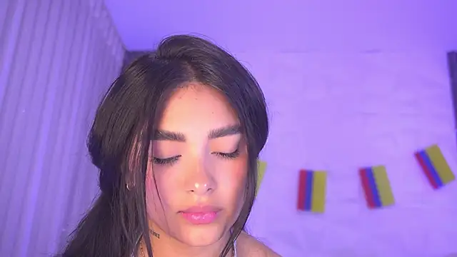 katy_rioss Adlı Modelin Canlı XXX Sohbeti