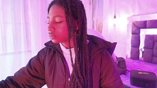 Queen_perla_ Live XXX Chat