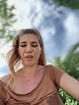 didihairypussy Live XXX Chat