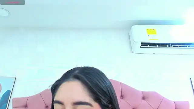 ThyaraJhons Chat XXX in diretta