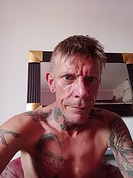 Der_Schoene_Penis Adlı Modelin Canlı XXX Sohbeti