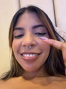Chat XXX ao vivo de VioletaHills_