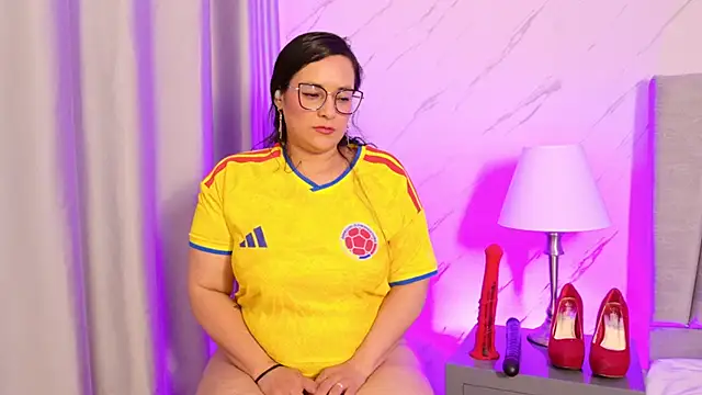 Chat +18 de Michell_Monet ao vivo