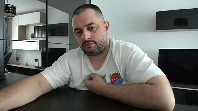 DravenPeak Chat XXX live