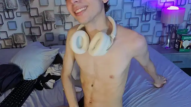 Twink_Sebas7 Chat XXX in diretta