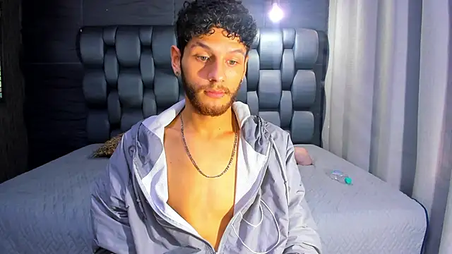 CHRIS_GREYn Live XXX chat