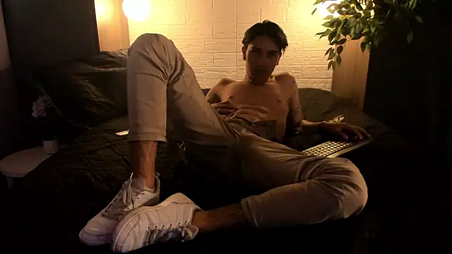 Andy_Joy_ Adlı Modelin Canlı XXX Sohbeti