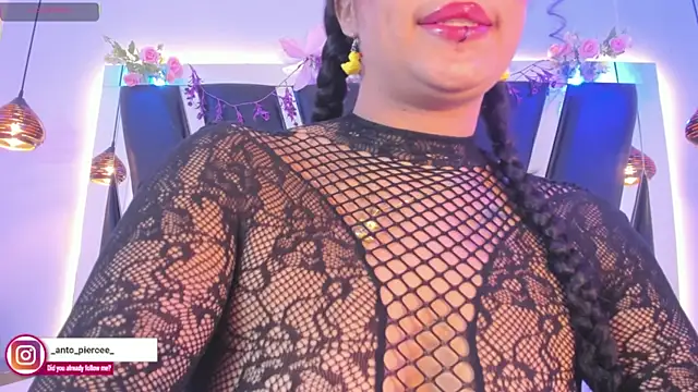 antonelllepiercee's Live XXX Chat