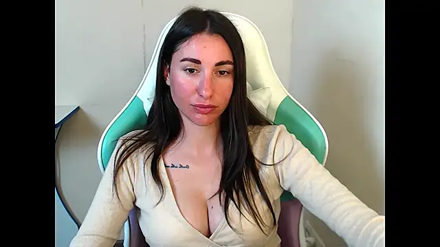 Chat XXX en directo de Cammil1a_horn