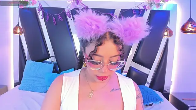 antonelllepiercee's Live XXX Chat