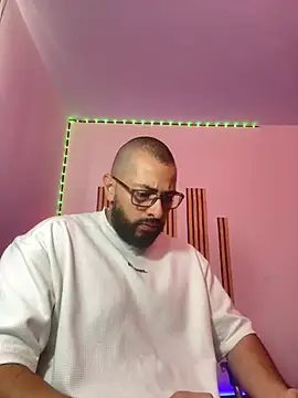 magnumchris' Live XXX Chat