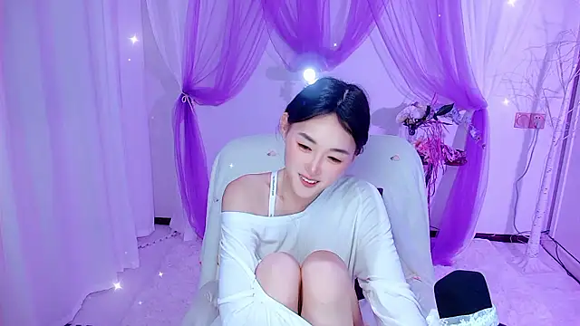 XXX chat uživo modela Tili_Lucky