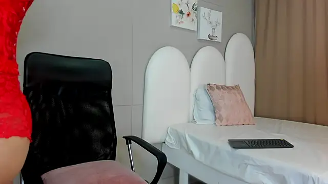YaraShinne's Live XXX Chat