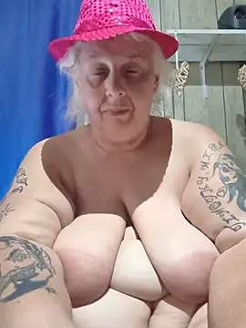 DavisDesires Adlı Modelin Canlı XXX Sohbeti