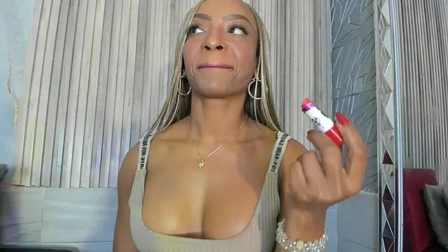 XXX chat uživo modela BriannaChelsea