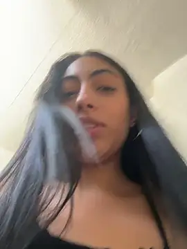 Lily_Rush Adlı Modelin Canlı XXX Sohbeti