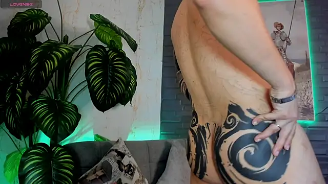 levi_wolfn Live XXX chat