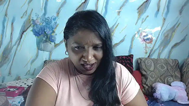 Chat XXX en directo de Indian_tracy
