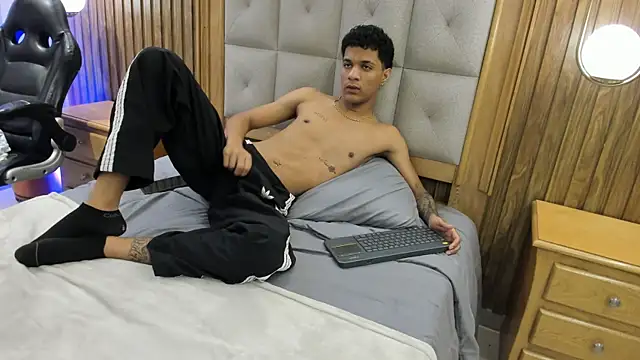 Mael_Jason Live XXX Chat