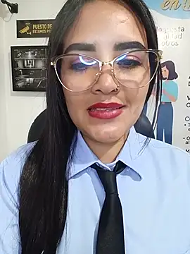 Chatroom XXX en direct de MAYE__13