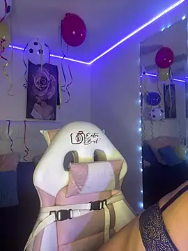 Chat +18 de SamathaMay ao vivo