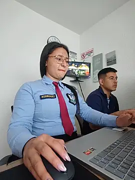 Chat +18 de Queen_linda1 ao vivo