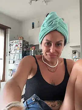 AmandaArt Chat XXX in diretta