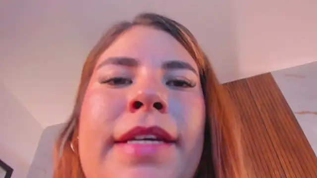 stephh_222 Adlı Modelin Canlı XXX Sohbeti