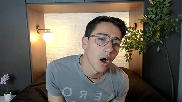 Andy_Joy_n Live XXX chat