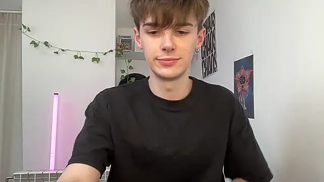 YourMilkyGuy's Live XXX Chat