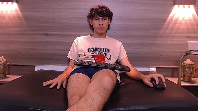 צ'אט XXX בשידור חי של Kevin_Brooks1