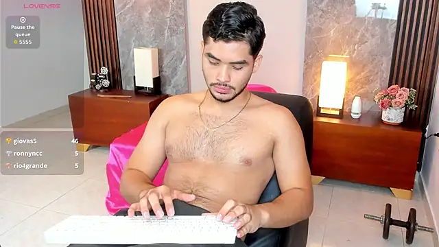 Živý XXX chat luciano_vitale