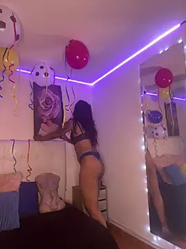 Chat +18 de SamathaMay ao vivo