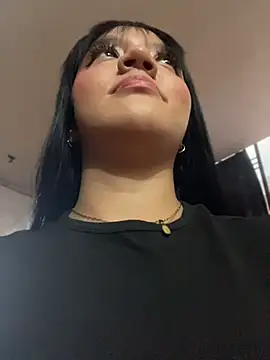 Katy_RoseX Adlı Modelin Canlı XXX Sohbeti
