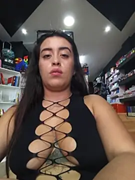 MissNyraSecret – Live XXX-chat
