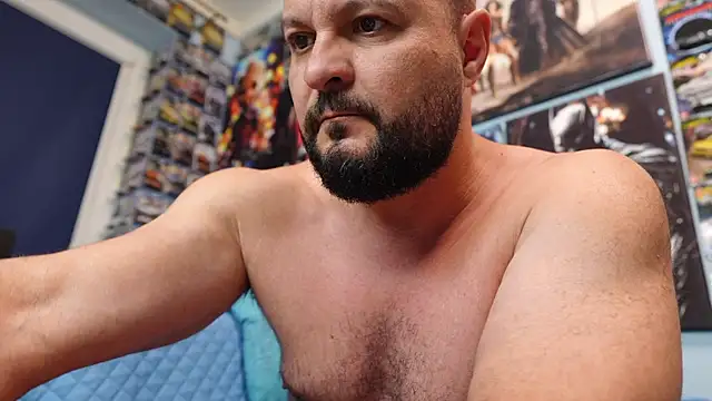 Muscle_Bear élő XXX-chatje