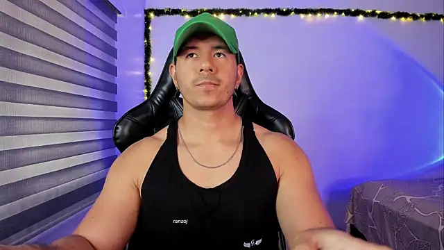 ransoj Live XXX Chat