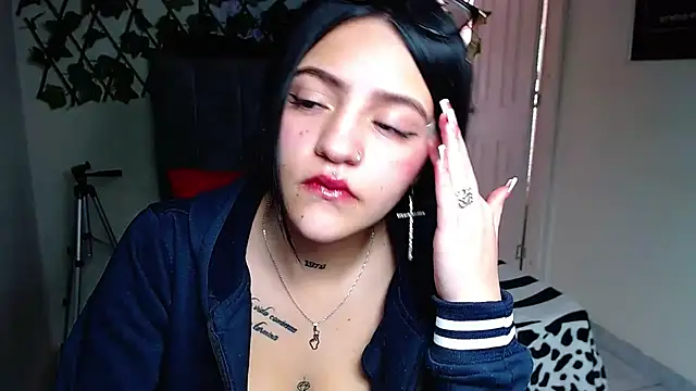 Violettasquirt Live XXX Chat
