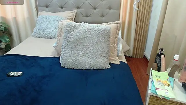 sasi_luna Live XXX Chat